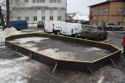 Каток с фанерными бортами для дачи (5,15х9,7м)