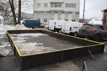 Каток с фанерными бортами для дачи (5,15х9,7м)