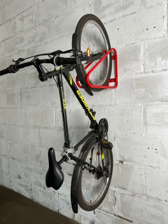 Велосипедная парковка настенная