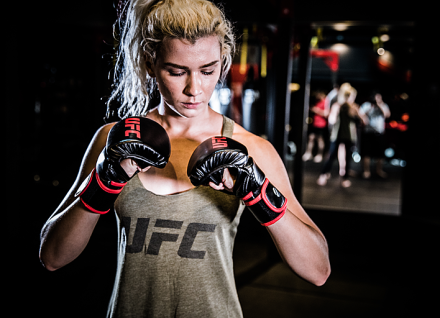 UFC Перчатки MMA для спарринга 8 унций черные L/XL