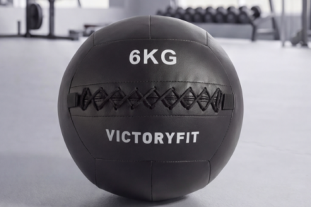 Мяч тренировочный (Wall Ball) 6 кг VictoryFit VF-WBA060 Мяч тренировочный (Wall Ball) 6 кг VictoryFit VF-WBA060