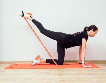 Мат для аэробики 10 мм черный с кольцами