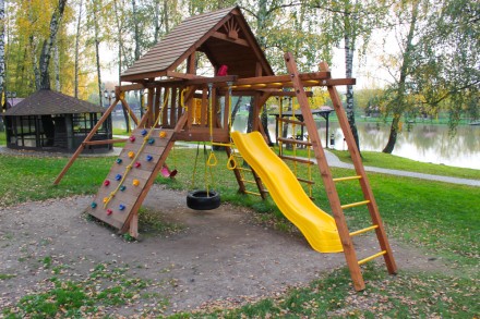 Детский игровой комплекс SUNRISESTAR NS6 с деревянной крышей + рукоход