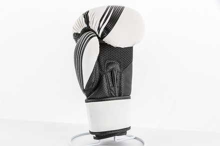 UFC PRO Performance Rush 16 Oz - белые