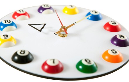 Часы настенные "12 шаров" D20,5 см (белые), пластик Часы настенные "12 шаров" D20,5 см (белые), пластик