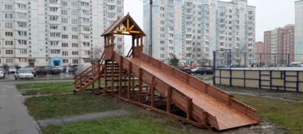 Зимняя деревянная заливная горка Теремок 2  скат 8х1,5/ скат 10х1,5
