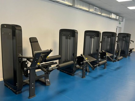 Сгибание ног сидя SPIRIT SP-3505 со стеком 109 кг