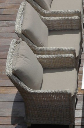 Кресло из искусственного ротанга ТОСКАНА в комплекте с подушками