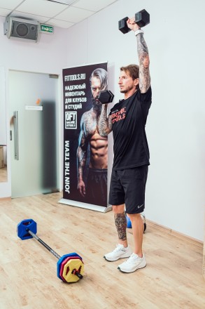 Гантель 1 кг гексагональная