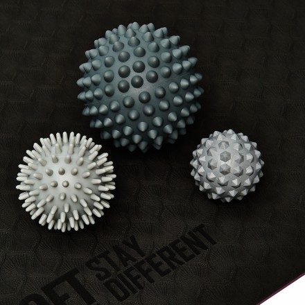 Мяч массажный 9 см серый