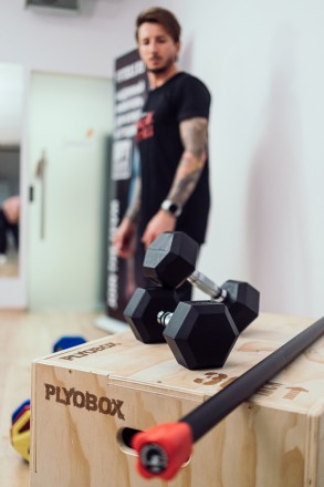 Гантель 9 кг гексагональная