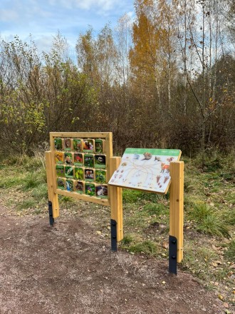 Информационный стенд с поворотными кубиками ИО-77