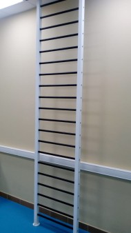 Шведская стенка распорная для мед.учреждения